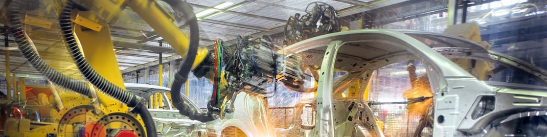 Impianto industriale in attività, illustrando le soluzioni di lubrificazione Shell per migliorare la affidabilità e la performance nel settore manifatturiero