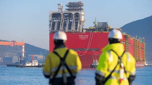 Viaggio inaugurale di Prelude: l'enorme scafo della struttura prende il mare per la prima volta