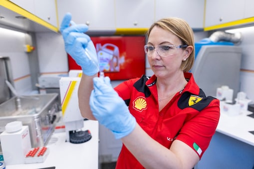 Al lavoro nel laboratorio Shell