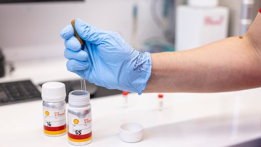 Provetta con Shell V-Power