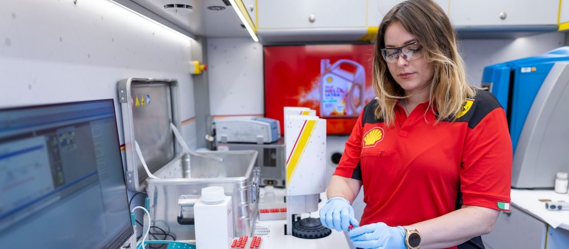 Donne nel laboratorio Shell