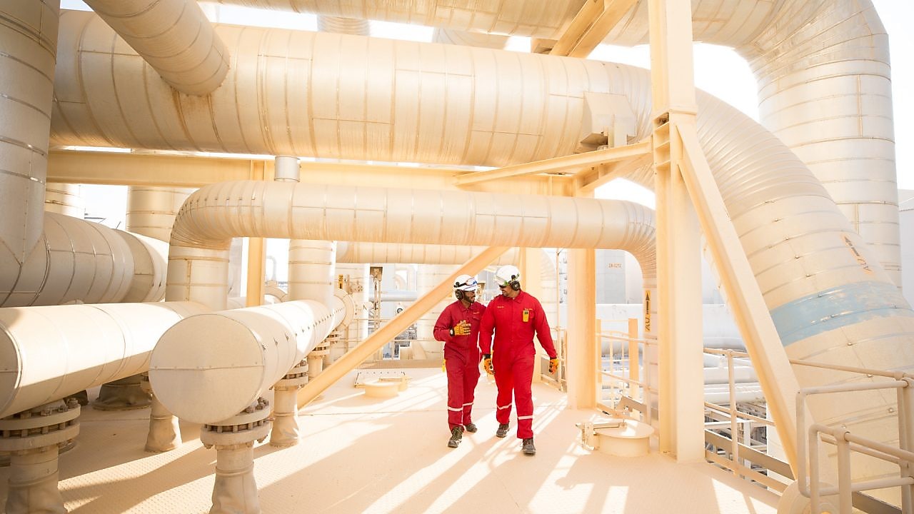 two technical executive walkin inside the Shell pipedrive