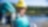 Coordinatore ambientale Shell sottopone a test un campione di acqua