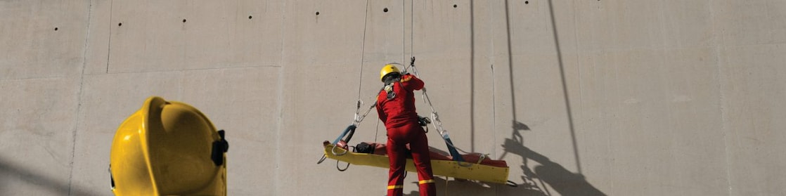 Esercitazione di salvataggio HSSE presso un raffineria